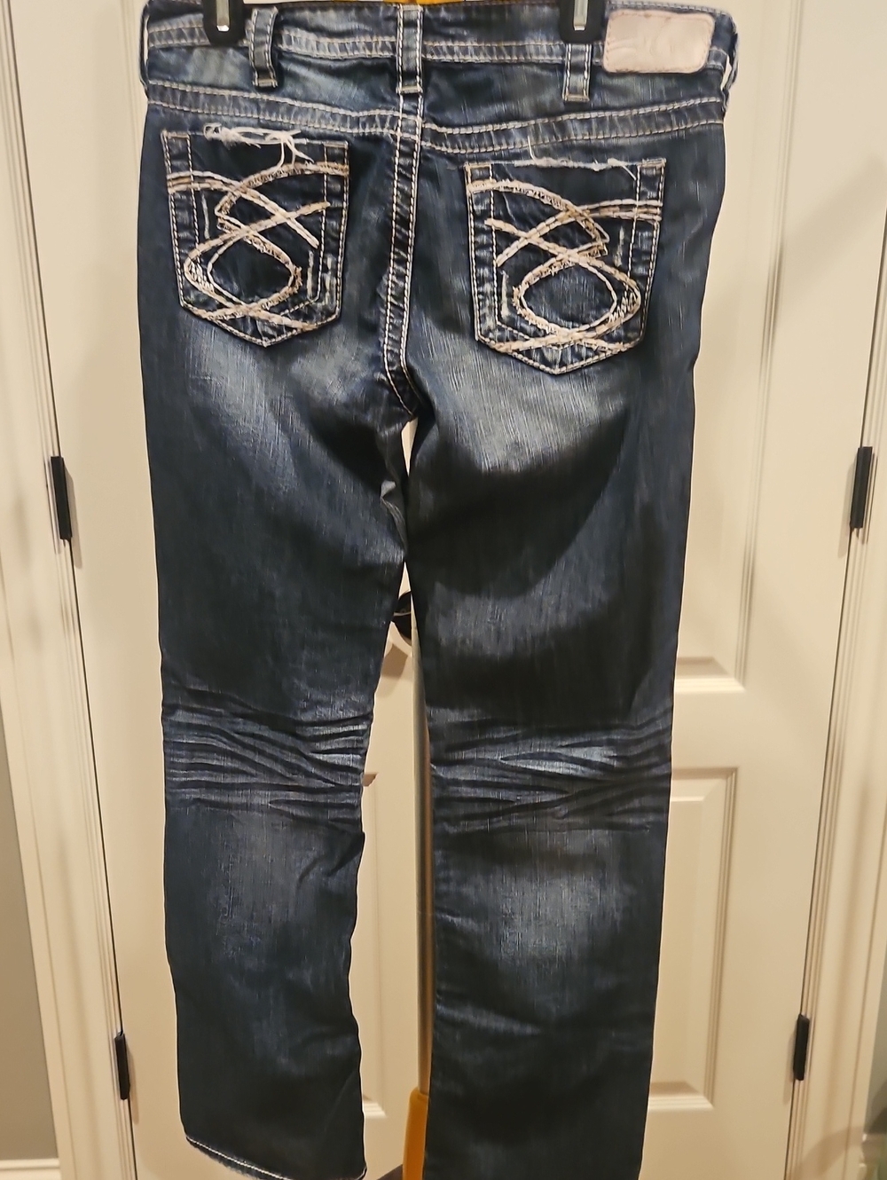 Silver Dark Blue Women’s Straight-Leg Jeans with Embroidered Back Pockets Sz 31
